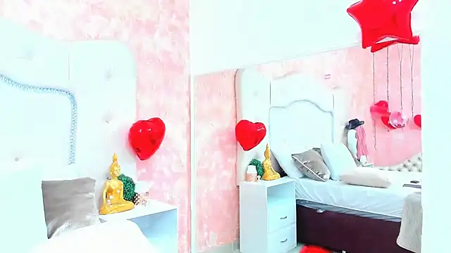 Snapshot of NahomiWhitel chatting on 02-22-25, 06:41 NahomiWhitel online show from 02-22-25, 06:41