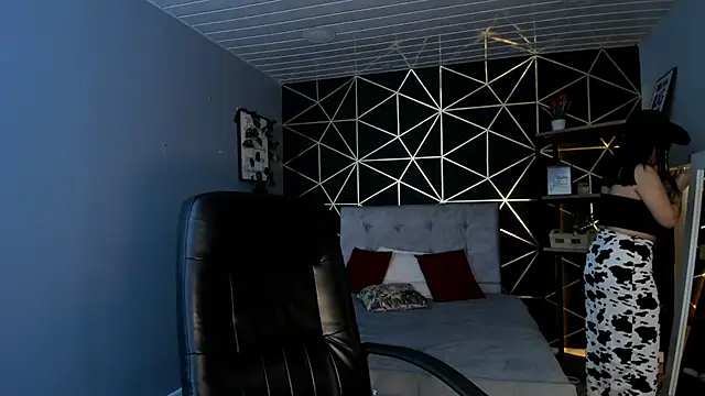 Lea velle online show from 10-21-25, 03:40