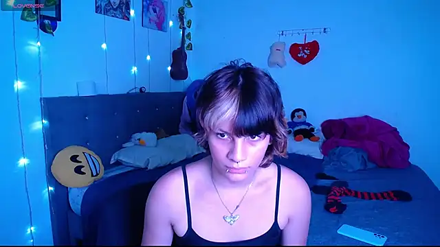 Snapshot of Caitlynwheler chatting on 03-22-25, 09:45 Caitlynwheler online show from 03-22-25, 09:45