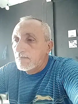 Snapshot of machobr chatting on 05-20-26, 02:01 machobr online show from 05-20-26, 02:01