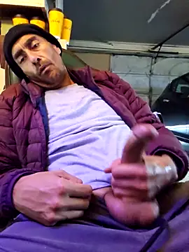 Snapshot of Pumpndeep chatting on 11-17-25, 09:42 Pumpndeep online show from 11-17-25, 09:42