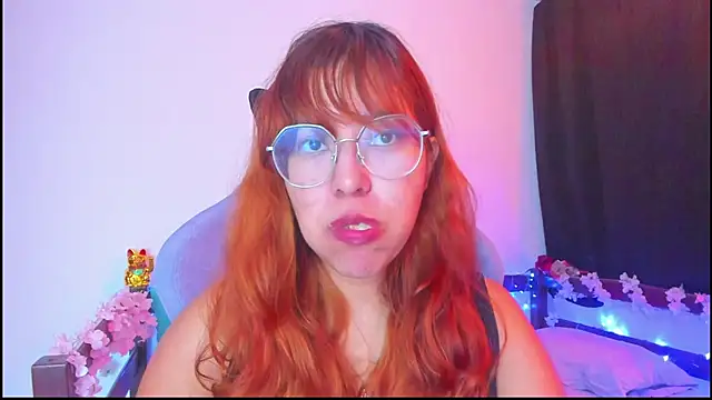 Snapshot of _Moon_Johnson chatting on 11-04-25, 01:27 Moon Johnson online show from 11-04-25, 01:27