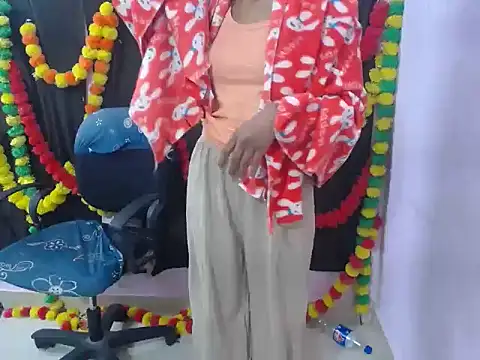 Snapshot of gulabo-Queen chatting on 12-10-24, 09:11 gulabo-Queen online show from 12-10-24, 09:11