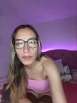 Snapshot of Melinaa-sex chatting on 07-16-26, 01:11 Melinaa-sex online show from 07-16-26, 01:11