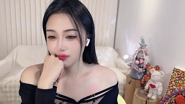 K-moumou online show from 12-18-24, 08:25