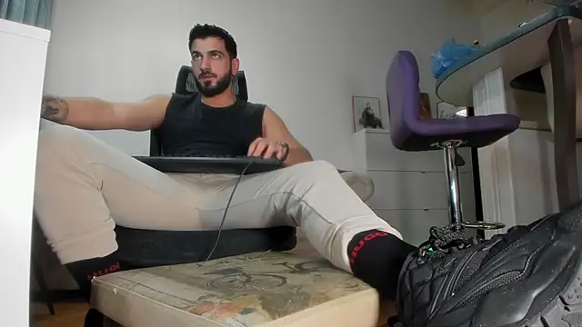 Snapshot of welcometo_hell chatting on 09-29-25, 05:18 welcometo hell online show from 09-29-25, 05:18