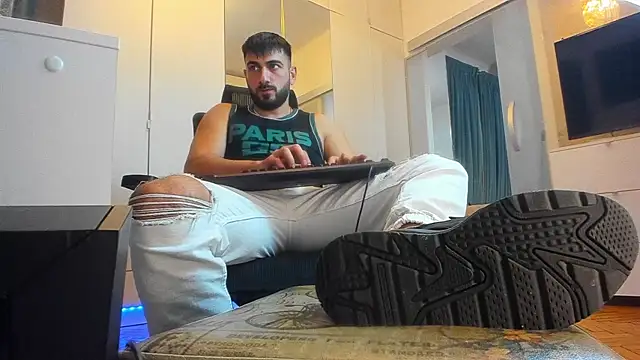 Snapshot of welcometo_hell chatting on 10-19-25, 08:09 welcometo hell online show from 10-19-25, 08:09