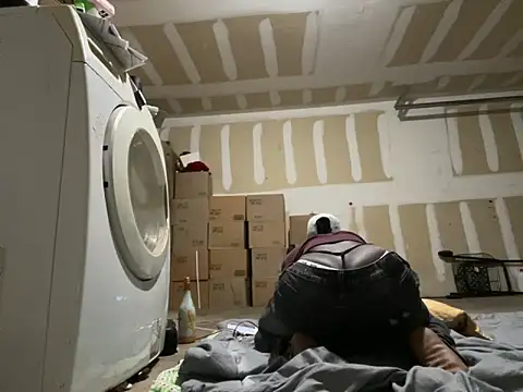 Snapshot of Backshort11 chatting on 12-25-24, 01:10 Backshort11 online show from 12-25-24, 01:10