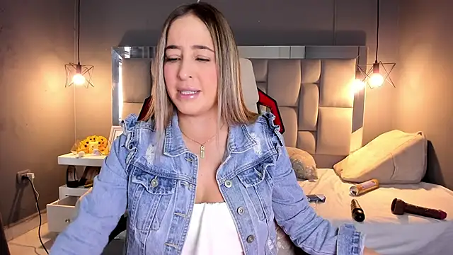 Snapshot of AliceSteel12 chatting on 02-26-25, 02:25 AliceSteel12 online show from 02-26-25, 02:25