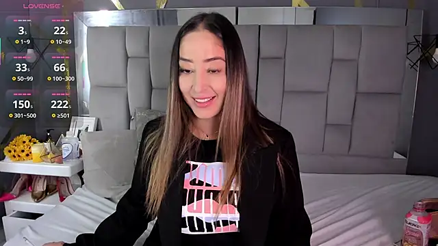 Snapshot of AliceSteel12 chatting on 11-19-25, 06:08 AliceSteel12 online show from 11-19-25, 06:08