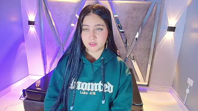 Annie9  online show from 12-19-25, 03:57