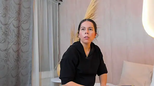 Lucianaferro  online show from 09-25-25, 07:56