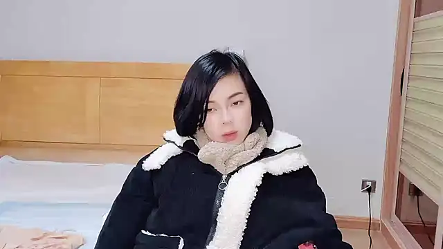 Linda-LL online show from 02-13-25, 05:37