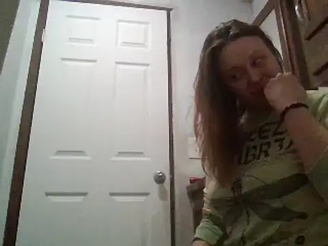 Snapshot of IvanaPlenty chatting on 02-24-25, 07:41 IvanaPlenty online show from 02-24-25, 07:41