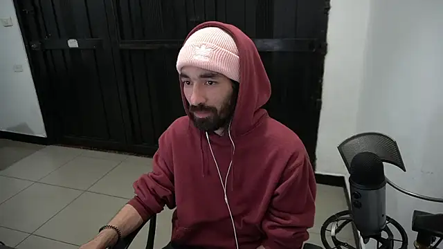 Snapshot of Your_Ice_cream chatting on 12-16-24, 03:19 Your Ice cream online show from 12-16-24, 03:19