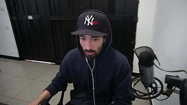 Snapshot of Your_Ice_cream chatting on 12-19-24, 12:56 Your Ice cream online show from 12-19-24, 12:56