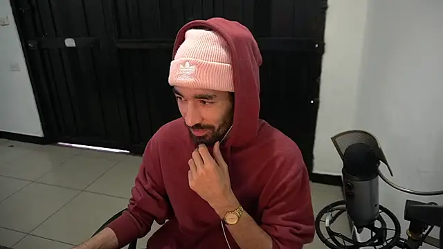 Snapshot of Your_Ice_cream chatting on 12-20-24, 12:05 Your Ice cream online show from 12-20-24, 12:05