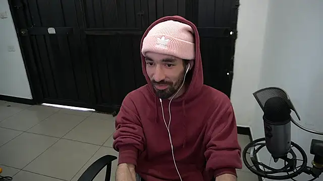 Snapshot of Your_Ice_cream chatting on 12-20-24, 03:10 Your Ice cream online show from 12-20-24, 03:10