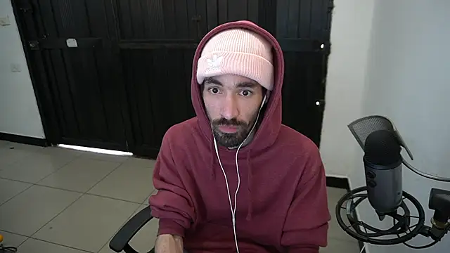 Snapshot of Your_Ice_cream chatting on 12-20-24, 06:13 Your Ice cream online show from 12-20-24, 06:13