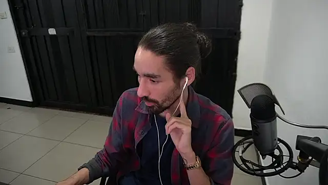 Snapshot of Your_Ice_cream chatting on 12-21-24, 11:13 Your Ice cream online show from 12-21-24, 11:13