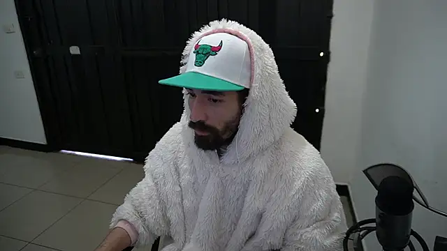 Snapshot of Your_Ice_cream chatting on 01-16-25, 04:18 Your Ice cream online show from 01-16-25, 04:18