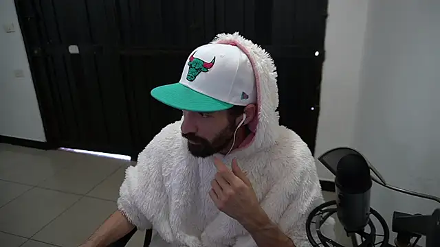 Snapshot of Your_Ice_cream chatting on 01-17-25, 03:22 Your Ice cream online show from 01-17-25, 03:22