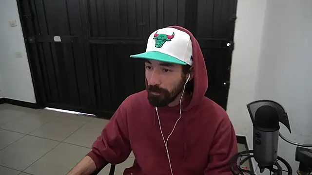 Snapshot of Your_Ice_cream chatting on 01-28-25, 02:42 Your Ice cream online show from 01-28-25, 02:42