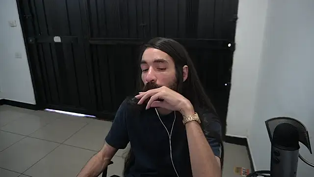 Snapshot of Your_Ice_cream chatting on 01-29-25, 03:04 Your Ice cream online show from 01-29-25, 03:04