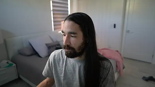 Snapshot of Your_Ice_cream chatting on 03-17-25, 12:46 Your Ice cream online show from 03-17-25, 12:46