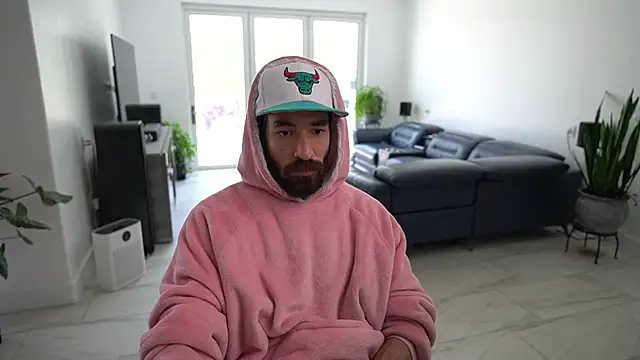 Snapshot of Your_Ice_cream chatting on 03-20-25, 04:42 Your Ice cream online show from 03-20-25, 04:42