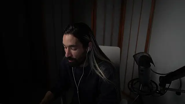 Snapshot of Your_Ice_cream chatting on 09-30-25, 01:10 Your Ice cream online show from 09-30-25, 01:10