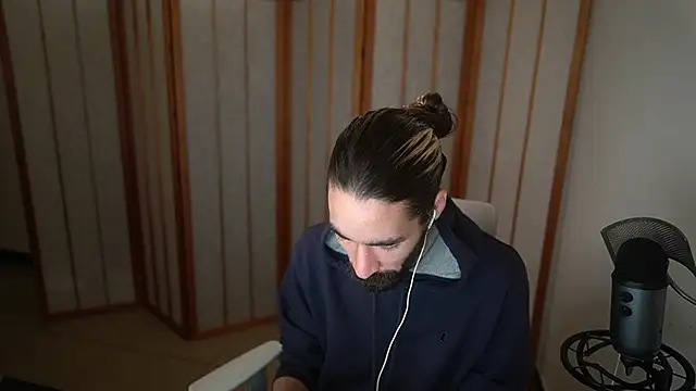 Snapshot of Your_Ice_cream chatting on 10-15-25, 02:28 Your Ice cream online show from 10-15-25, 02:28