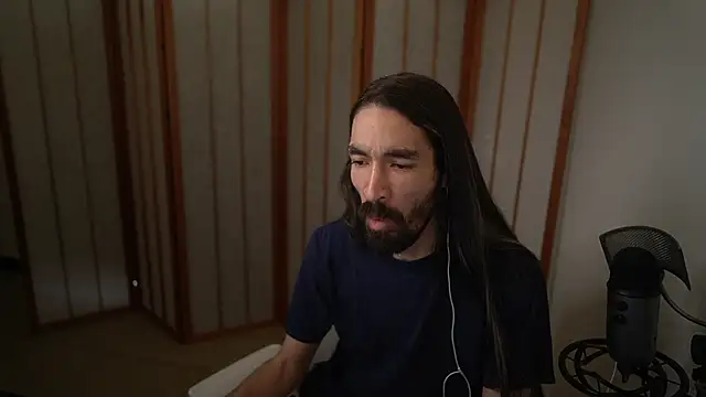 Snapshot of Your_Ice_cream chatting on 11-11-25, 01:22 Your Ice cream online show from 11-11-25, 01:22