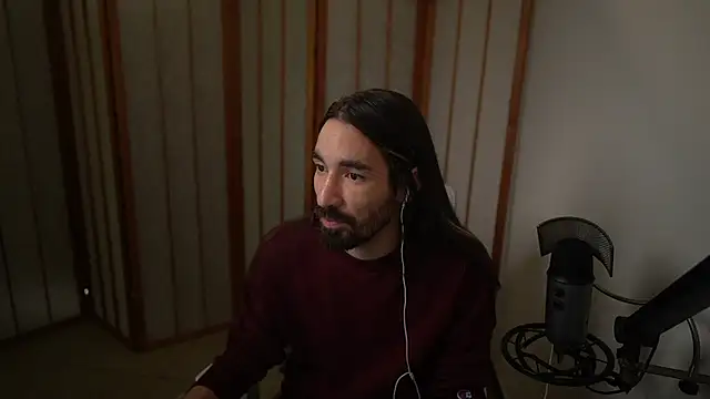 Snapshot of Your_Ice_cream chatting on 11-25-25, 01:44 Your Ice cream online show from 11-25-25, 01:44