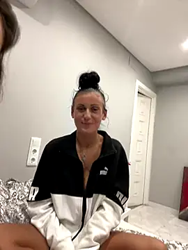 Snapshot of SweNatasha chatting on 12-02-24, 01:25 SweNatasha online show from 12-02-24, 01:25