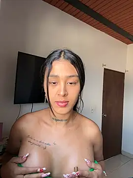 Snapshot of paisitahot1975 chatting on 01-21-25, 04:27 paisitahot1975 online show from 01-21-25, 04:27