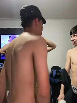 Snapshot of LatinBoysxxx chatting on 12-21-24, 10:30 LatinBoysxxx online show from 12-21-24, 10:30