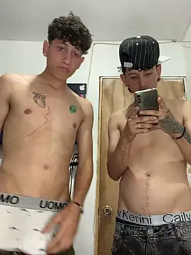 Snapshot of LatinBoysxxx chatting on 01-21-25, 01:08 LatinBoysxxx online show from 01-21-25, 01:08