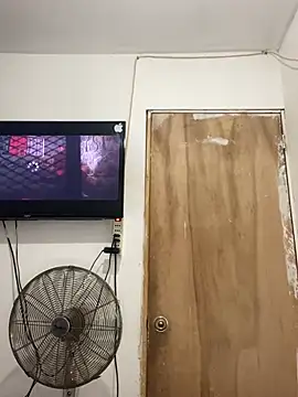 Snapshot of LatinBoysxxx chatting on 01-23-25, 07:40 LatinBoysxxx online show from 01-23-25, 07:40