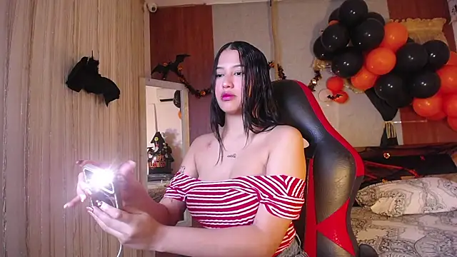 Snapshot of hera_divine chatting on 10-24-25, 09:11 hera divine online show from 10-24-25, 09:11