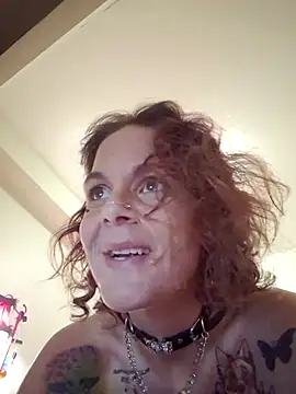 Snapshot of thatonespicychick chatting on 12-20-24, 07:44 thatonespicychick online show from 12-20-24, 07:44