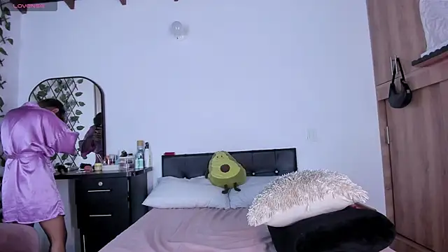 medussa13  online show from 04-11-26, 12:09