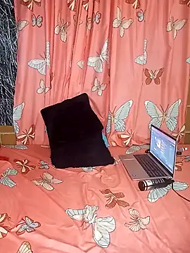 Cinnamon-Skin online show from 01-30-25, 05:19