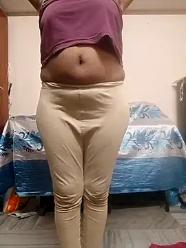 Snapshot of sneha_telugu_girl chatting on 02-14-25, 01:23 sneha telugu girl online show from 02-14-25, 01:23