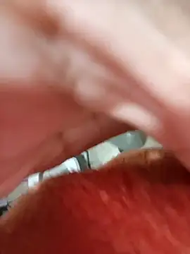 Snapshot of Dave93c chatting on 09-28-25, 04:18 Dave93c online show from 09-28-25, 04:18