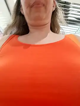 Snapshot of uber_babe chatting on 05-05-26, 09:50 uber babe online show from 05-05-26, 09:50