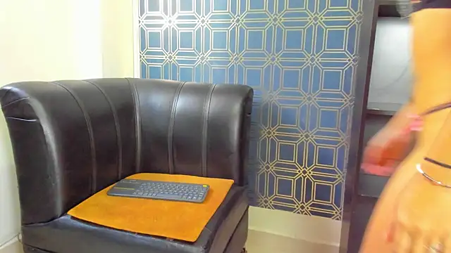 yulianademond66 online show from 01-25-25, 02:03