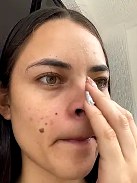 Snapshot of HannaRhodes chatting on 10-04-25, 01:42 HannaRhodes online show from 10-04-25, 01:42