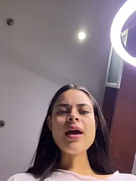 Snapshot of HannaRhodes chatting on 10-10-25, 03:11 HannaRhodes online show from 10-10-25, 03:11