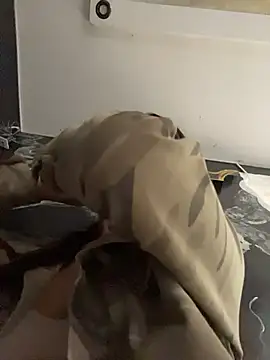 Snapshot of HannaRhodes chatting on 10-17-25, 02:52 HannaRhodes online show from 10-17-25, 02:52